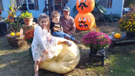 'Pappy's Pumpkin': Pine Creek man showcases over 500 pound pumpkin, credits grandchildren  for milestone